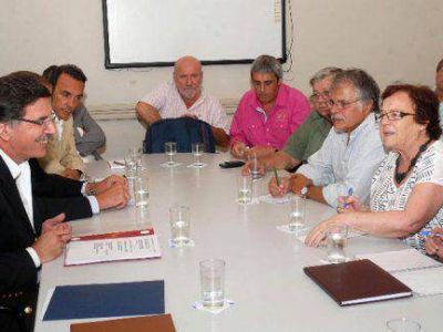Docentes esperan nueva oferta salarial y advierten que las clases est�n en peligro