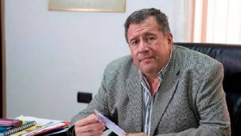 "Hay que producir lo que consumimos"