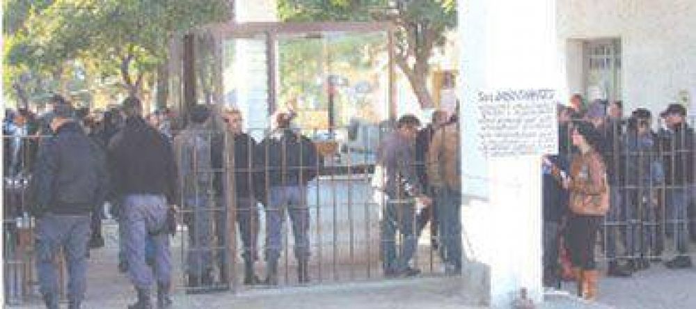 Aumento salarial para polic�as y penitenciarios retirados