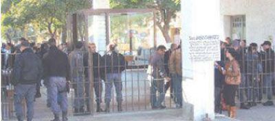Aumento salarial para polic�as y penitenciarios retirados