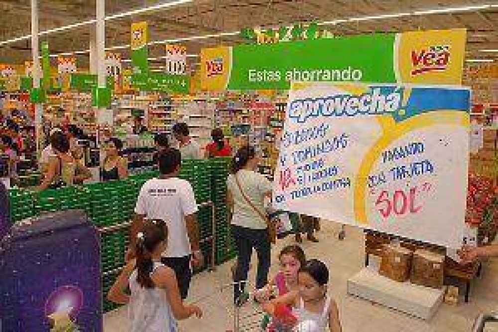 El Gobierno acord� congelar los precios de los s�per nacionales por dos meses