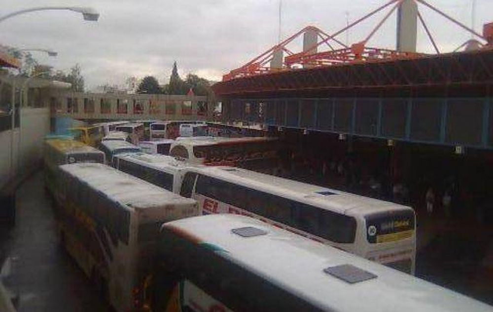 Se levant� el paro en el transporte interurbano de C�rdoba