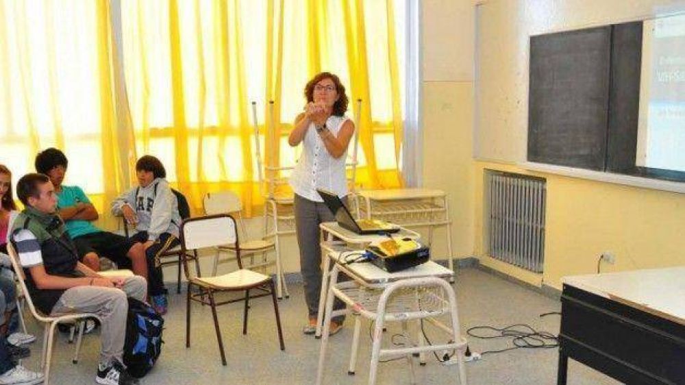 El Ministerio de Salud promueve h�bitos saludables en la Escuela de Verano de Playa Uni�n