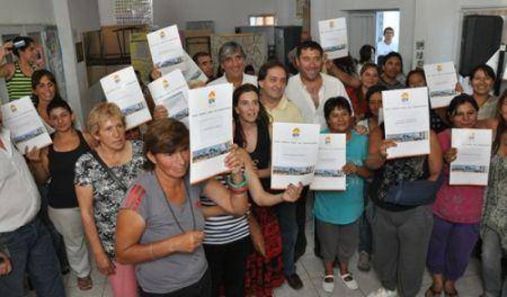 En esa zona de Maip� el municipio aplica el proceso de Escrituraci�n Participativa.