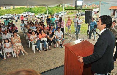 Veintisiete familias de la zona norte cuentan con su vivienda propia