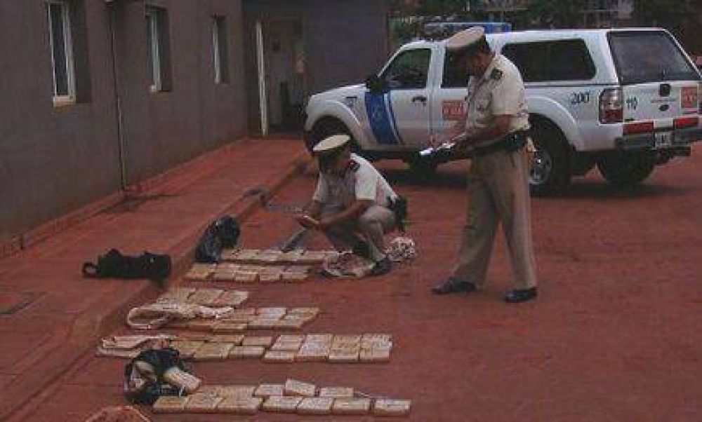 Abandonaron embarcaci�n con droga por casi 270 mil pesos