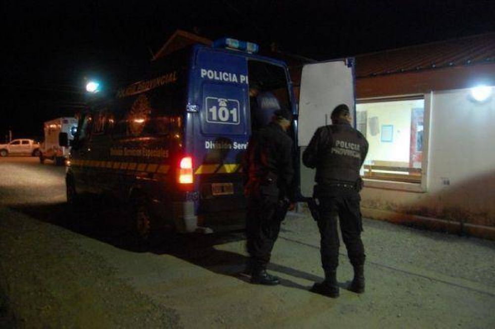 Dos j�venes demorados como sospechosos de un robo en Chacra IV