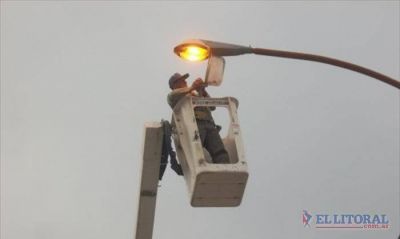Est� en marcha un plan para cambiar 3 mil artefactos de iluminaci�n en los barrios