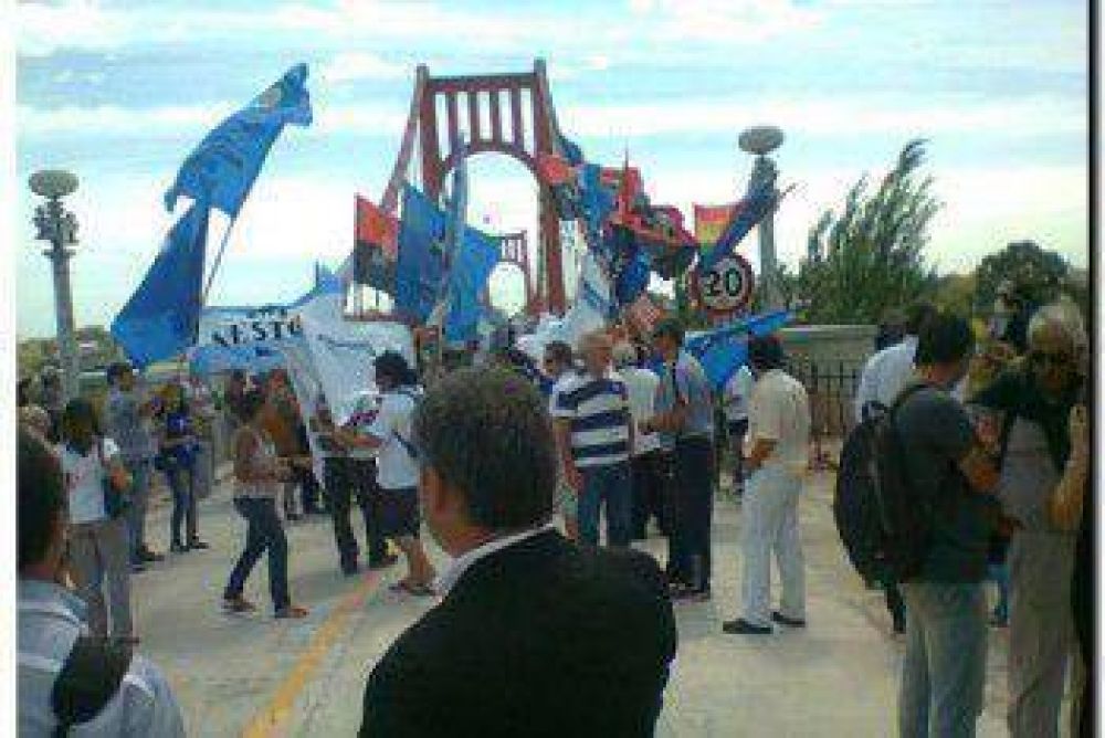 Necochea - Quequ�n: reabrieron el Hist�rico Puente Colgante