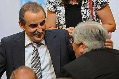 Moyano, contra el pacto por precios: "En dos meses suben al doble"