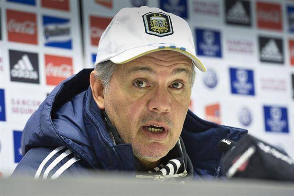 Sabella: "Ibrahimovic es un gran jugador y Messi es el mejor del mundo"