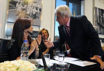 Cristina y De la Sota se cruzaron por "las antenas de La C�mpora"