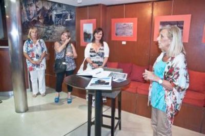 Margarita Borsella present� su obra en la Casa del Chubut