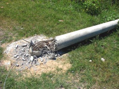 Robaron cables de alta tensi�n y rompieron postes en una obra de Secheep