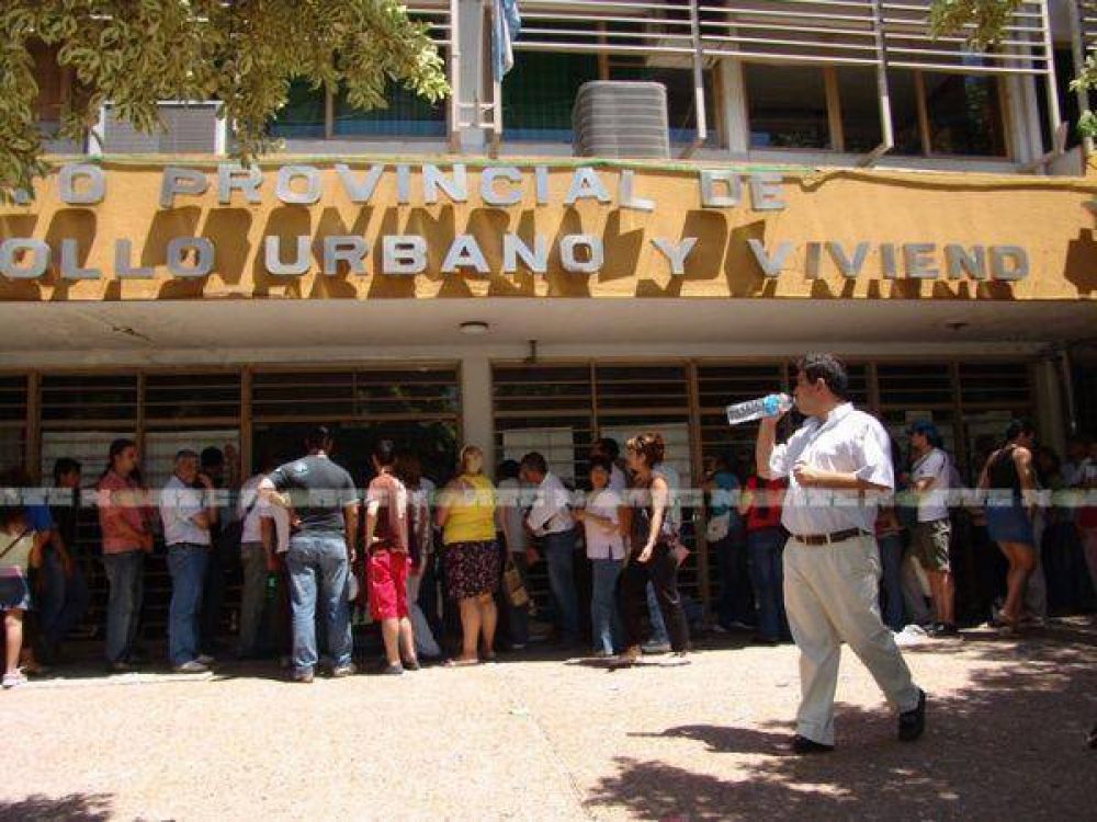 Vivienda reconoce que hay 80.000 inscriptos que esperan concretar el sue�o de la casa propia