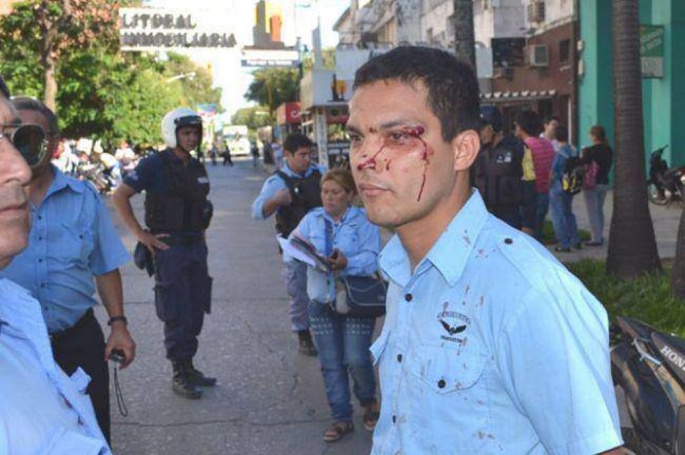 Remisero agredi� a palazos a dos inspectores de tr�nsito