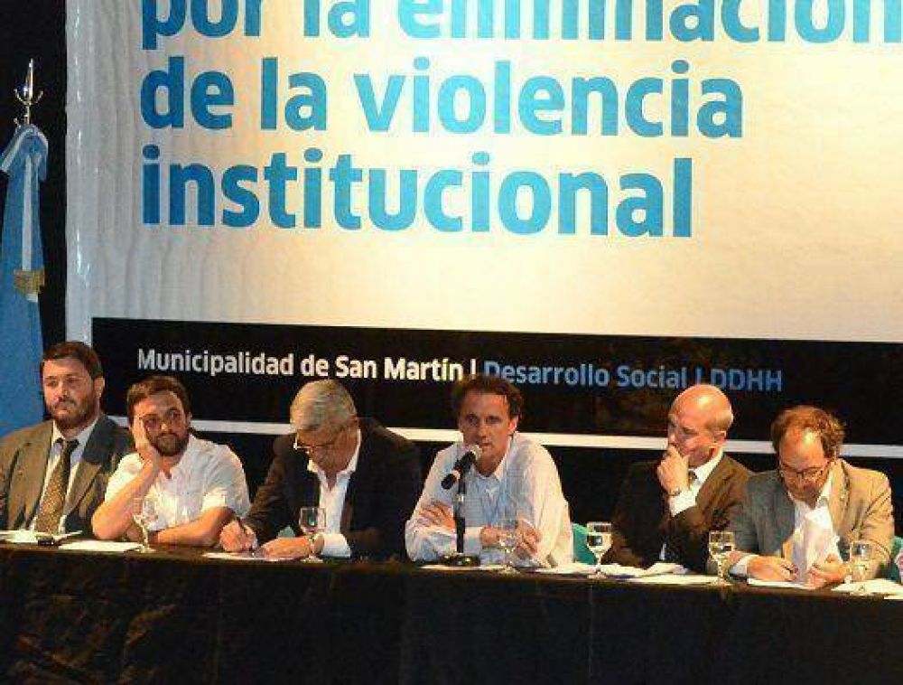 Gabriel Katopodis encabez� un acto en contra de la violencia institucional