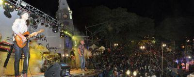 Virus hizo vibrar a una multitud en la �Plaza de Todos�