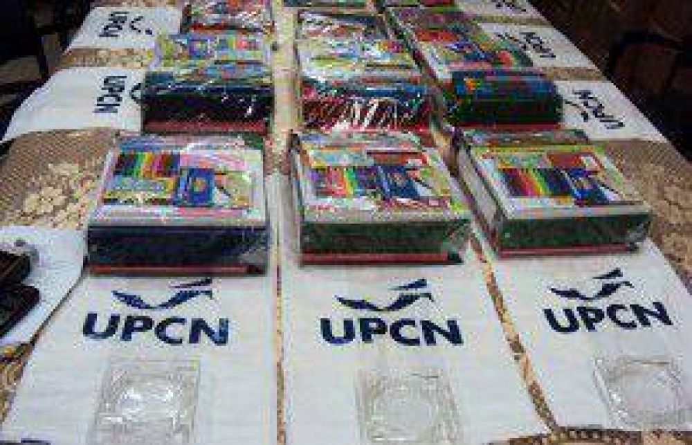 Inscriben para entrega de kits escolares en UPCN