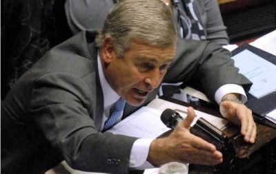 Para Aguad, De la Sota usa a C�rdoba para candidatearse