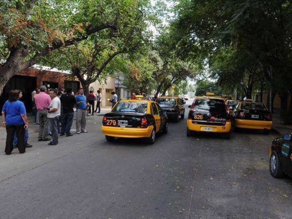 Sindicato de taxistas: �Si no solucionan la inseguridad nos movilizaremos sorpresivamente�