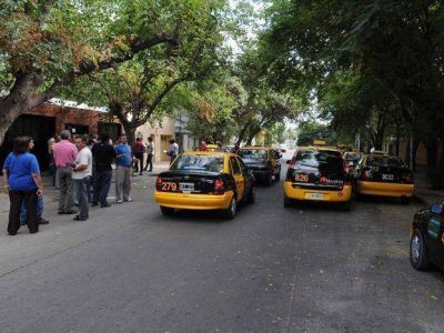 Sindicato de taxistas: �Si no solucionan la inseguridad nos movilizaremos sorpresivamente�