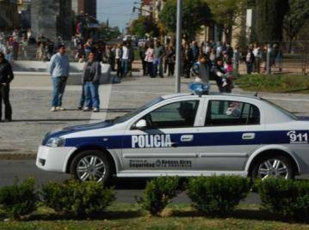 Almirante Brown -  El oficialismo sostiene que la toma del predio fue organizada