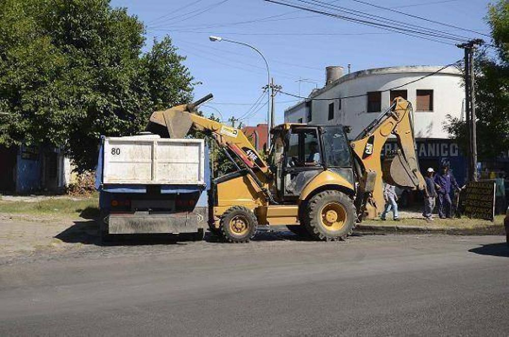 PLAN INTEGRAL DE BACHEO Y PAVIMENTACI�N EN LANUS