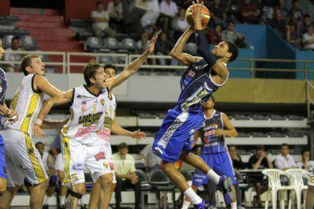Pe�arol sac� a relucir su juego y le gan� con claridad a Libertad de Sunchales