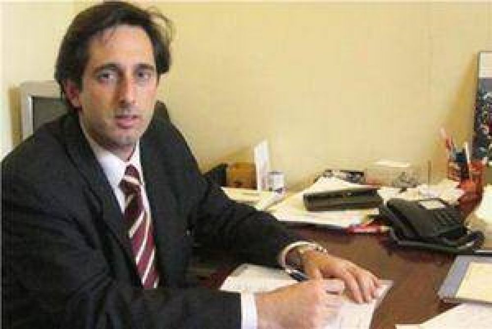 C�digo de Publicidad: la Municipalidad intim� al Club N�utico