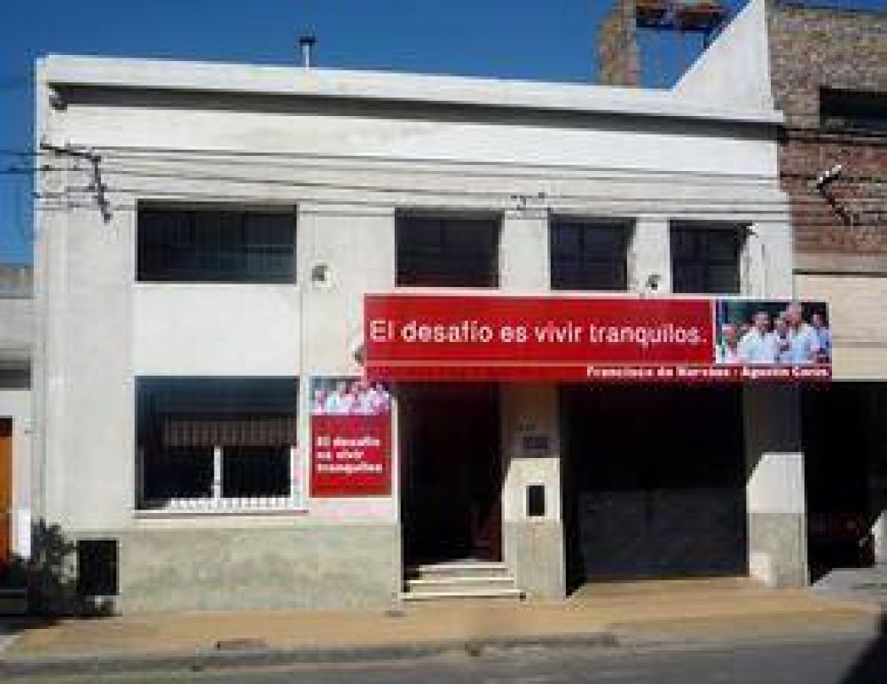 Agust�n Car�s y equipo ponen en marcha su Casa Partidaria