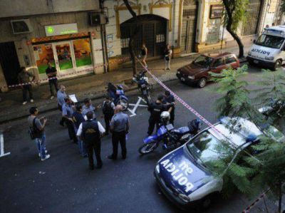 Ejecutaron a tiros a un polic�a que intent� detener a dos maleantes
