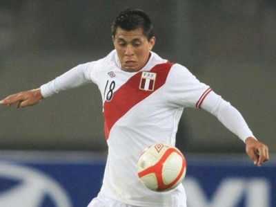 El volante peruano Cruzado, un refuerzo en Newell's a la medida del Tata