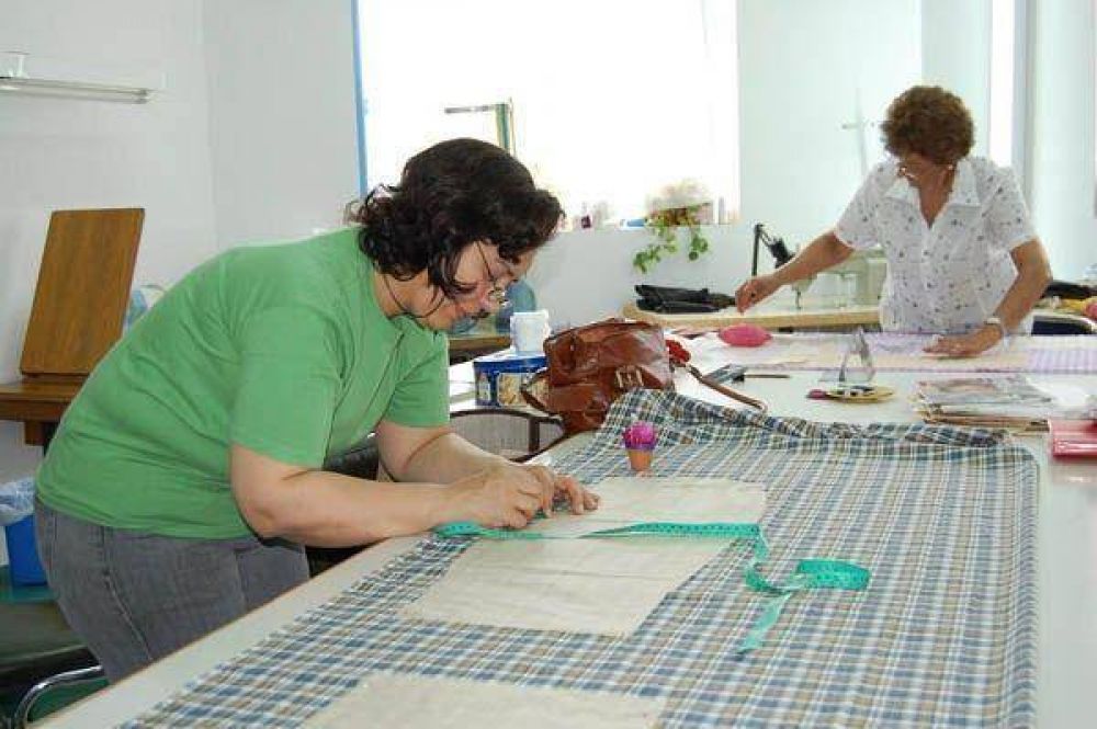 El municipio renueva la oferta de talleres culturales en febrero y anuncia otros nuevos para el resto del a�o