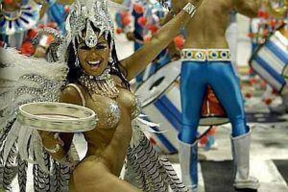 Una argentina, primera "musa" extranjera del carnaval de Río