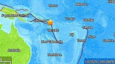 Aldeas arrasadas y alerta en el Pac�fico Sur por un sismo y tsunami