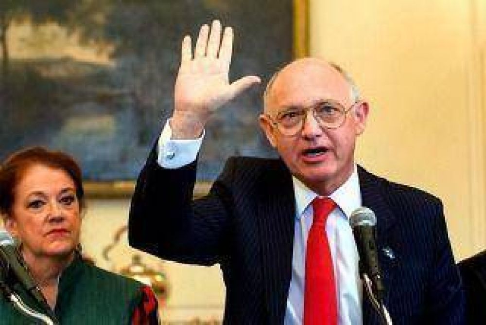 "El Reino Unido negoci� con una dictadura y no lo hace con una democracia"