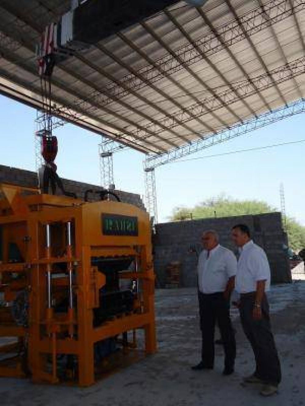 Lleg� la f�brica de adoquines a Catamarca