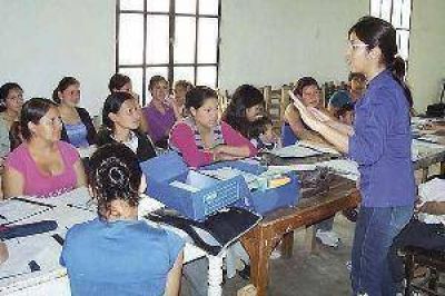 Capacitan a j�venes santiague�os para inclusi�n en el mercado laboral