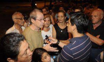 Cortan calles y piden soluciones a servicio