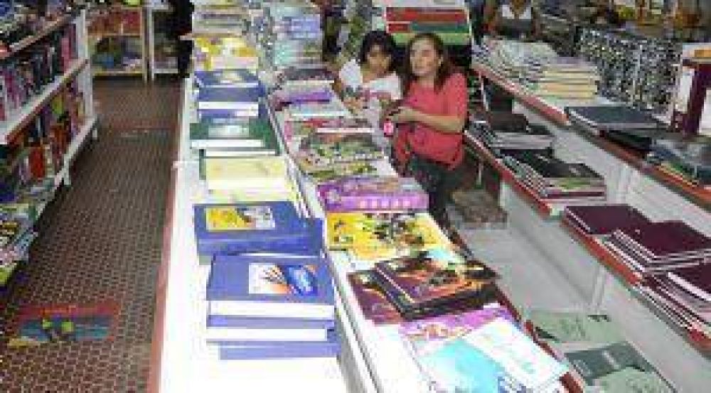 Inician campa�a por �tiles escolares