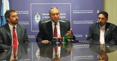 Piden que Paredes y Fr�as expliquen presiones