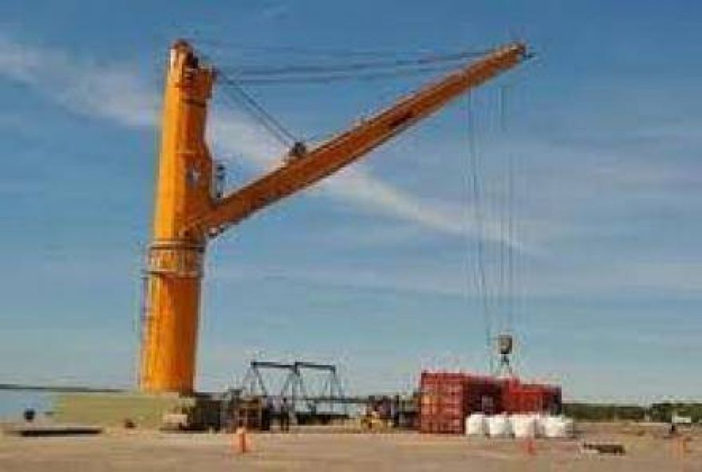 Operan en el Puerto de Formosa con cargamento de hierro de Corumba -Brasil- 