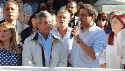 Cabandi�: �El Pro canibaliza la salud p�blica�