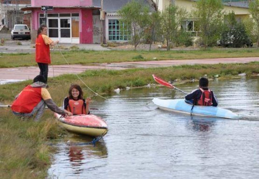 Taller de murga, cabalgata y kayak para los chicos