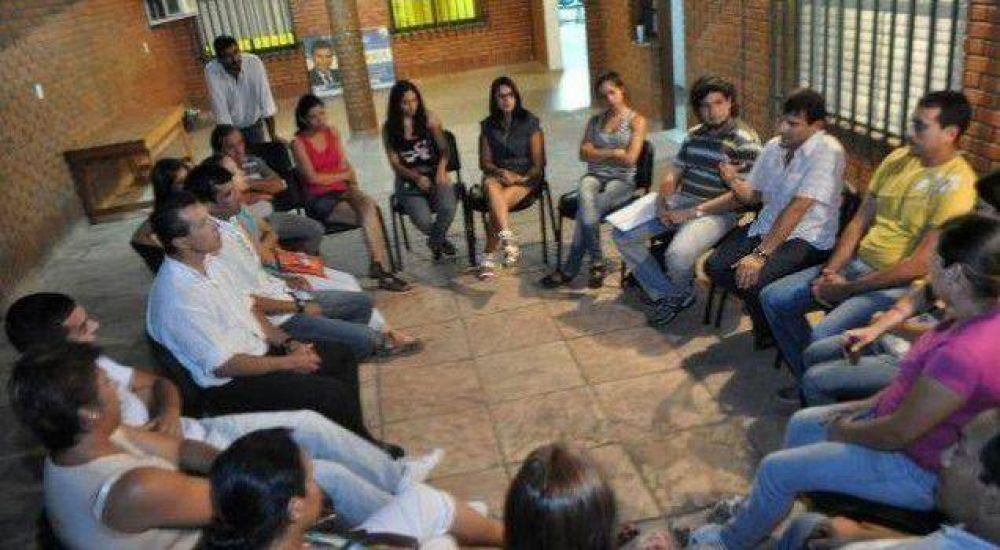 La CPF Joven diagram� actividades pol�ticas con Mongel�