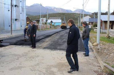 Sciurano recorri� los trabajos de pavimentaci�n en la ciudad 