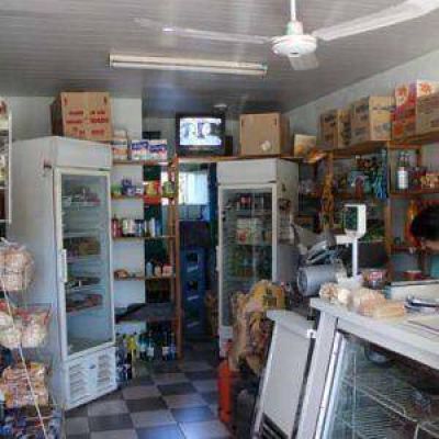 Violento asalto en Los Hornos: le gatillan a un cliente y la bala no sale