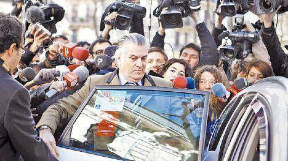 Entre insultos, el ex tesorero del PP declar� y neg� actos corruptos