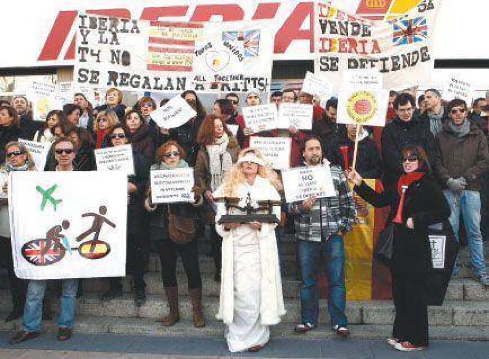 Los trabajadores de Iberia parar�n 15 d�as contra un brutal plan de recortes